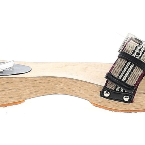 Burberry Sandal - Picture 4 of 9